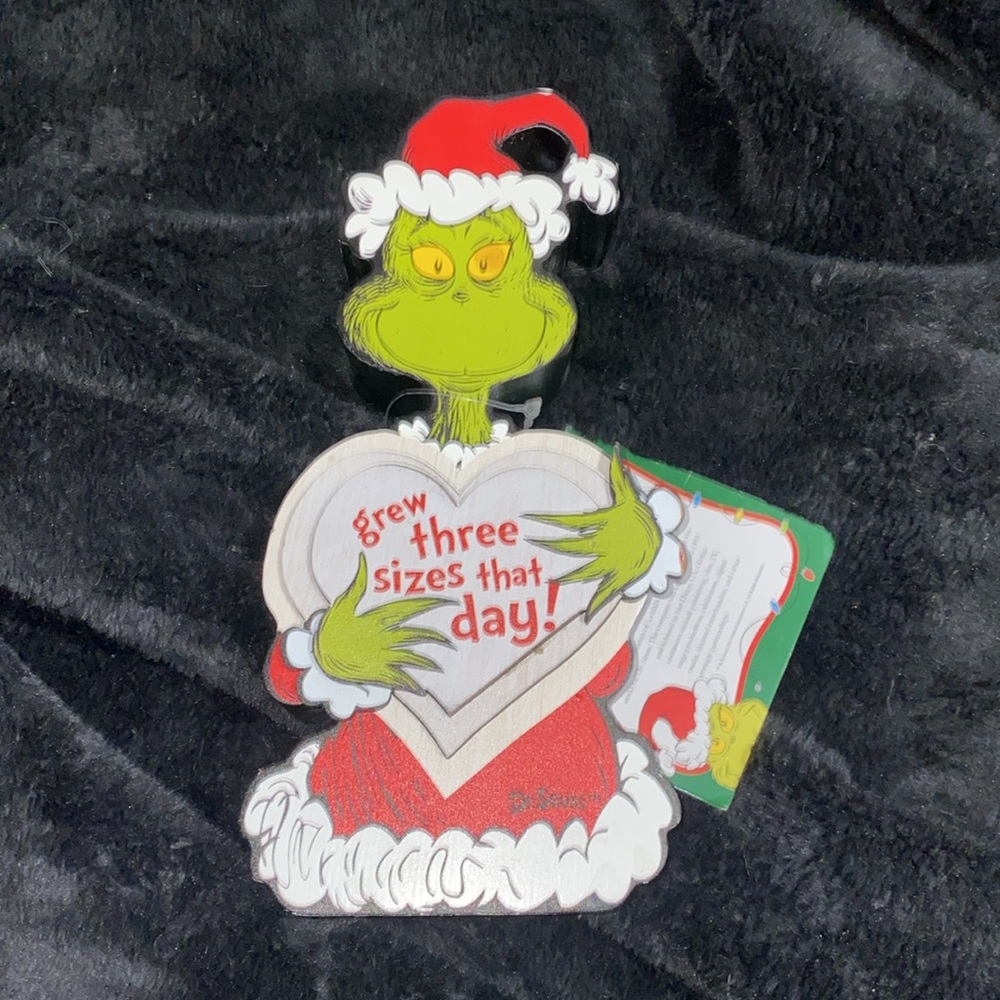 đAdorable 5 piece christmas bundle! - Picture 2 of 8